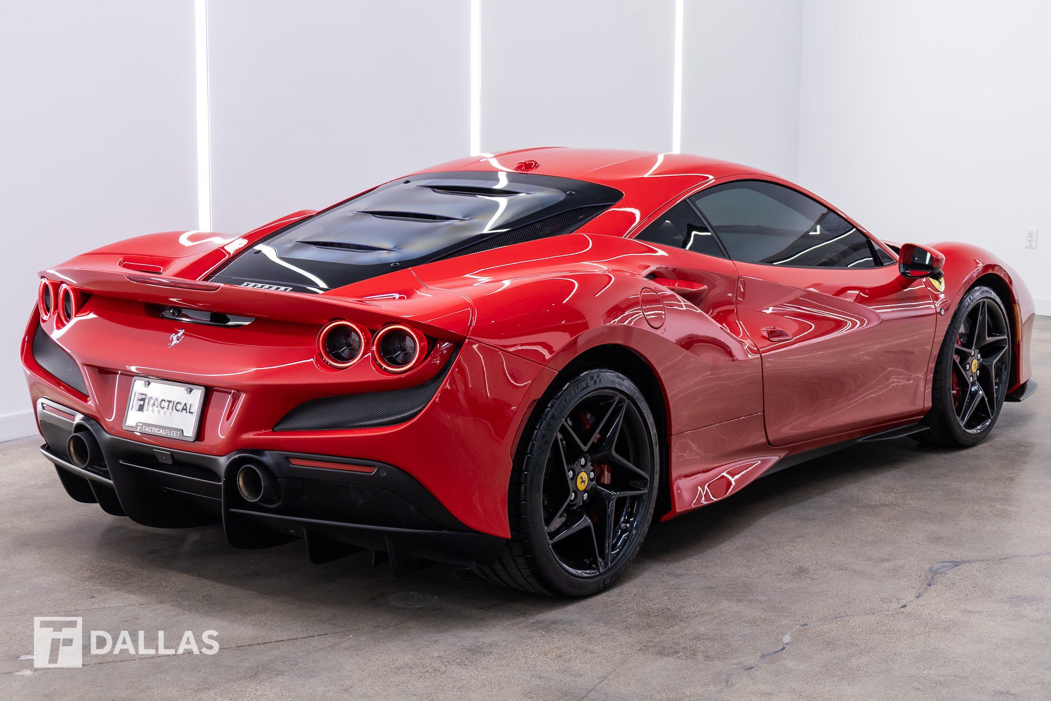 Used 2020 Ferrari F8 Tributo RWD image 16