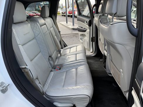 Used 2019 Jeep Grand Cherokee Summit image 8