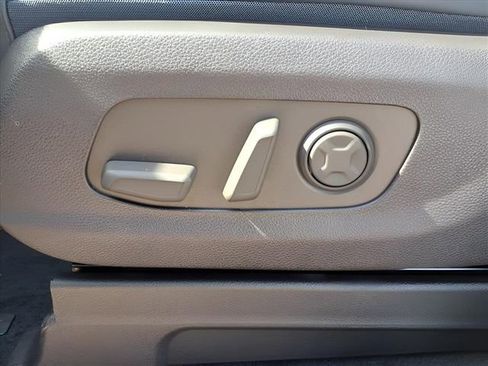 New 2026 Kia Carnival EX FWD image 20