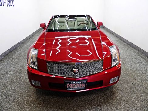 Used 2005 Cadillac XLR RWD image 5