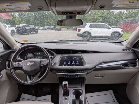 Used 2019 Cadillac XT4 Luxury w/ Cold Weather Package AWD/4WD image 20