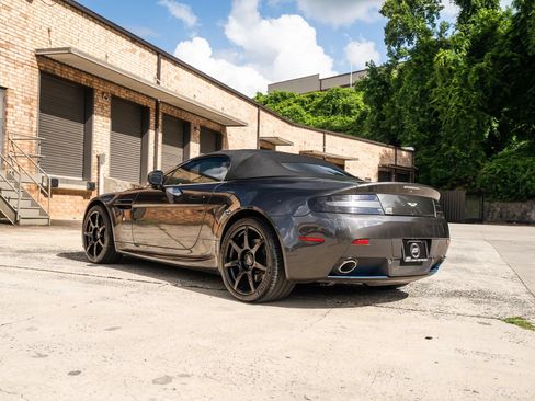 Used 2013 Aston Martin V8 Vantage Roadster RWD image 6
