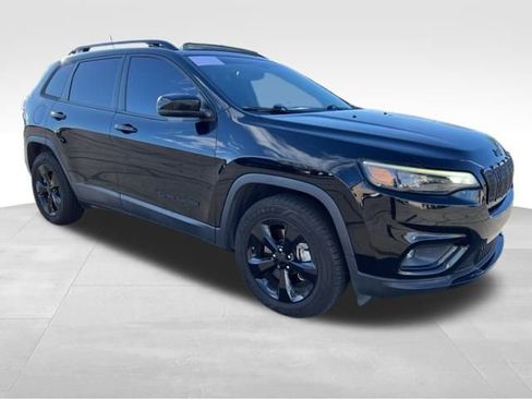 Used 2019 Jeep Cherokee Latitude Plus image 3