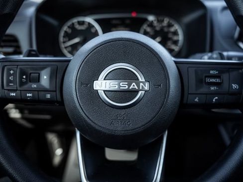 Used 2024 Nissan Rogue S AWD/4WD image 15
