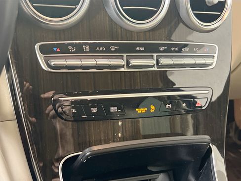 Used 2022 Mercedes-Benz GLC 300 4MATIC image 16