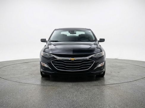 Used 2024 Chevrolet Malibu LT image 2