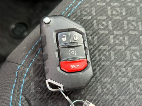 Used 2021 Jeep Wrangler Sport image 30