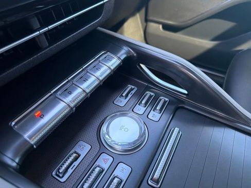 Certified 2024 Lincoln Nautilus Premier w/ Equipment Group 102A image 29