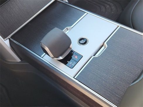 New 2026 Land Rover Range Rover SE image 14