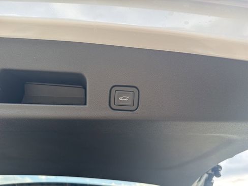 New 2026 Chevrolet Traverse High Country w/ LPO, Floor Liner Package AWD/4WD image 13