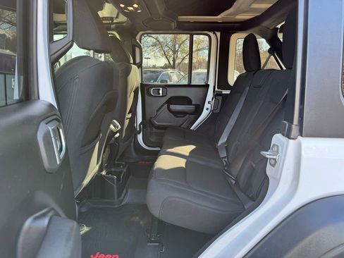 Used 2023 Jeep Wrangler Altitude image 15