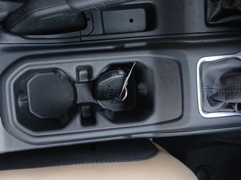 Used 2022 Jeep Gladiator Sport AWD/4WD image 35
