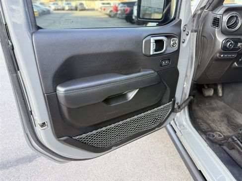 Used 2023 Jeep Wrangler Unlimited Rubicon 4xe w/ Steel Bumper Group image 17