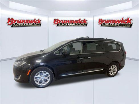 Certified 2017 Chrysler Pacifica Touring-L w/ Tire & Wheel Group FWD image 2