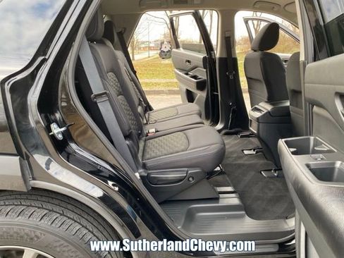 Used 2024 Nissan Pathfinder SV AWD/4WD image 35
