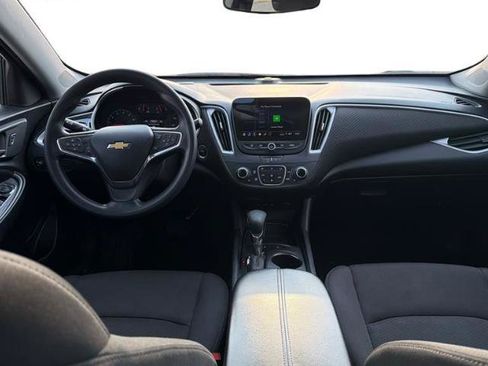 Used 2024 Chevrolet Malibu LT FWD image 3