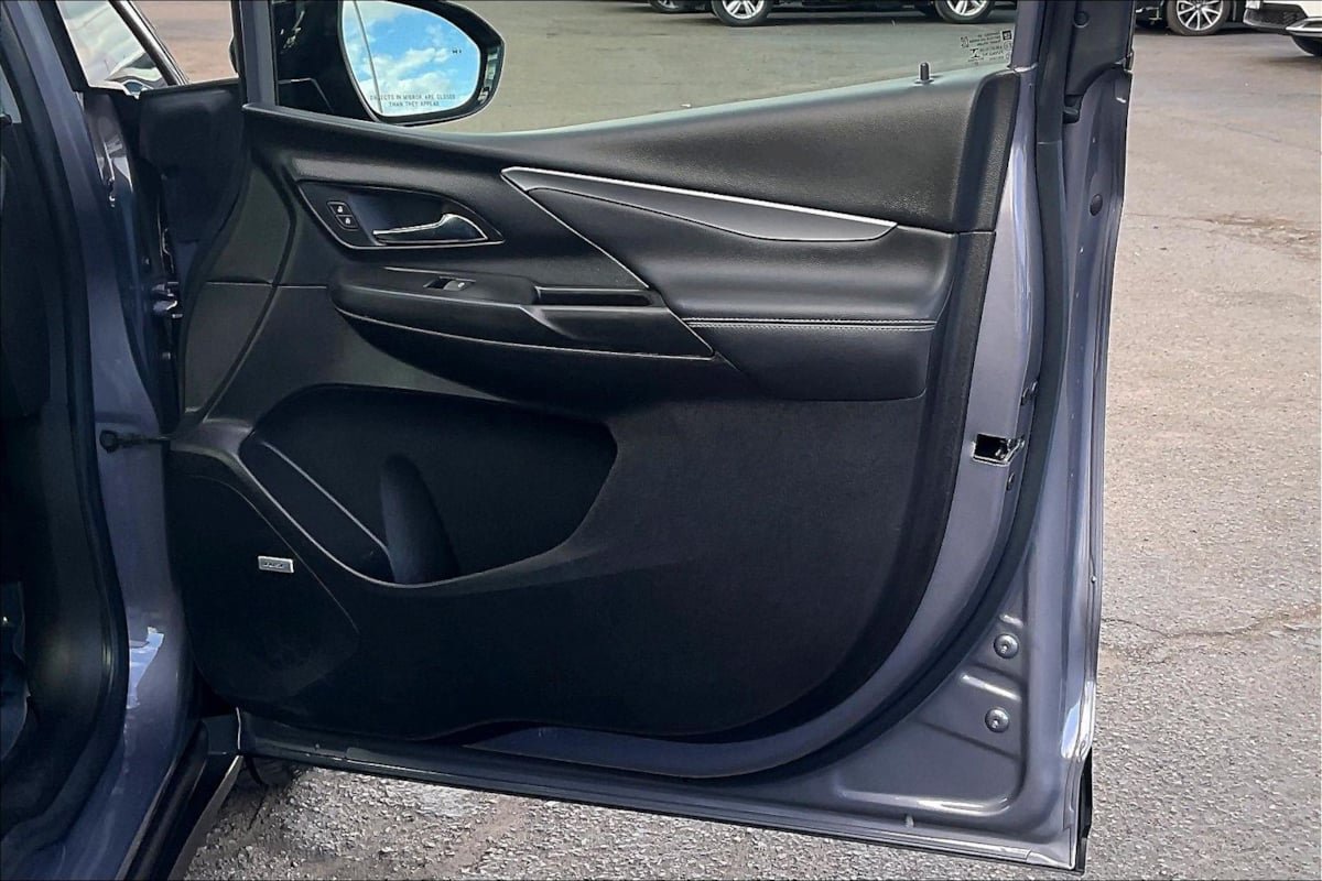 Used 2023 Chevrolet Bolt LT w/ Infotainment Package FWD image 20
