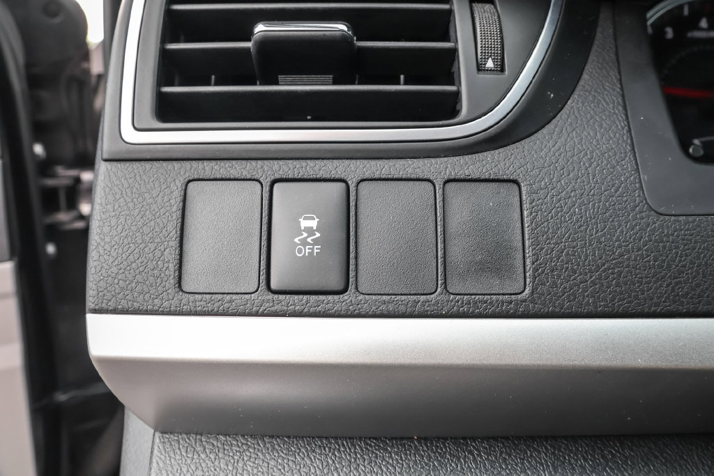 Used 2017 Toyota Camry XSE w/ Moonroof Package FWD image 18