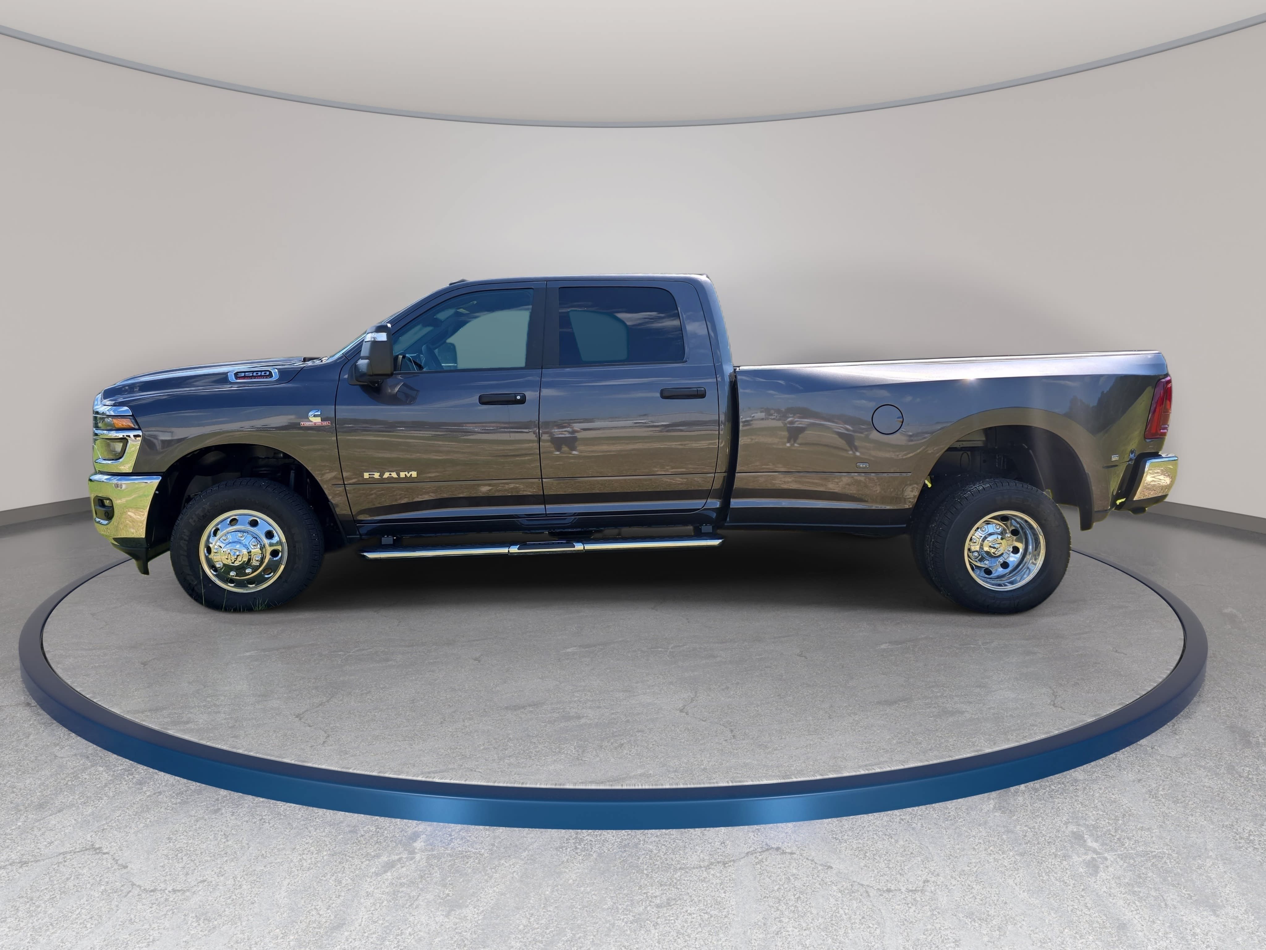 New 2026 RAM 3500 Big Horn AWD/4WD image 9