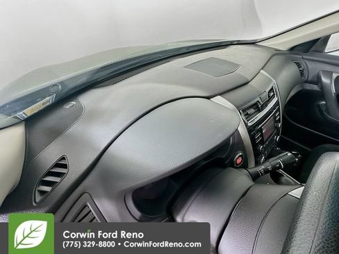 Used 2015 Nissan Altima 2.5 S w/ Power Driver Seat Package FWD image 9