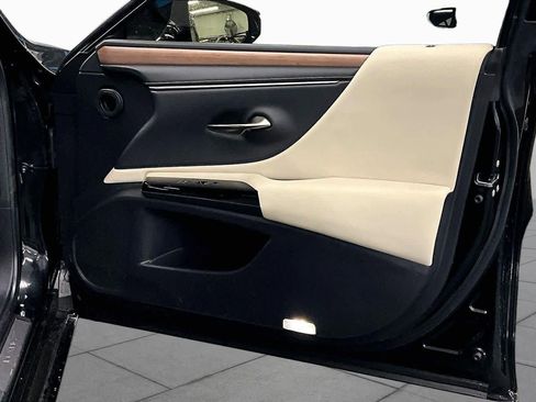 Used 2023 Lexus ES 300h w/ Premium Package FWD image 22