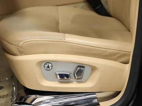 Used 2011 Rolls-Royce Ghost image 16