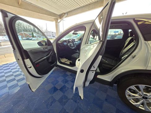 Used 2023 Ford Escape Active image 23