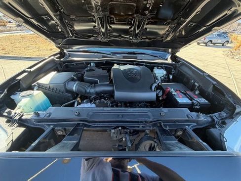 Used 2021 Toyota Tacoma TRD Off-Road image 39