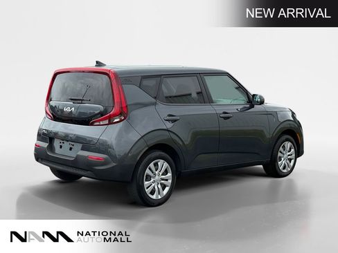 Used 2022 Kia Soul LX FWD image 5
