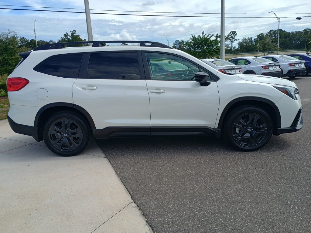 Certified 2025 Subaru Ascent Bronze Edition w/ Onyx Package AWD/4WD image 4