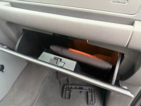 Used 2005 Ford Expedition XLT image 32