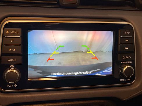 Used 2023 Nissan Versa SV image 17