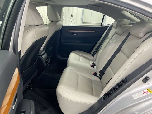 Used 2013 Lexus ES 300h w/ Premium Pkg FWD image 23