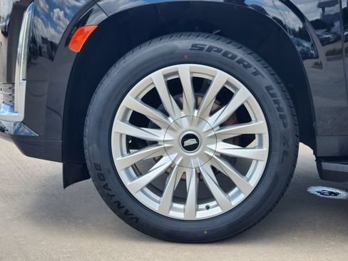 Used 2023 Cadillac Escalade ESV Luxury RWD image 10