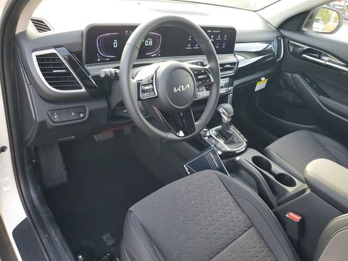New 2026 Kia Seltos S image 6