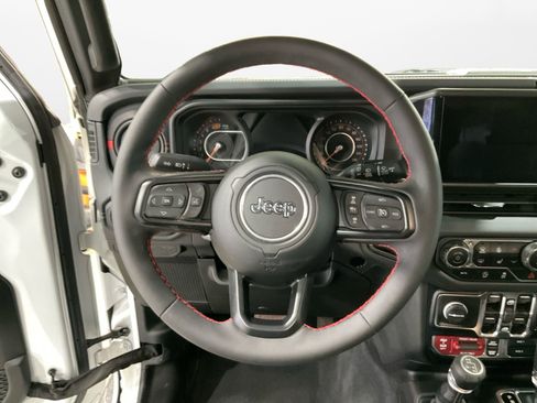 Used 2024 Jeep Wrangler Unlimited Rubicon w/ XTREMEE 35" Tire Package image 12