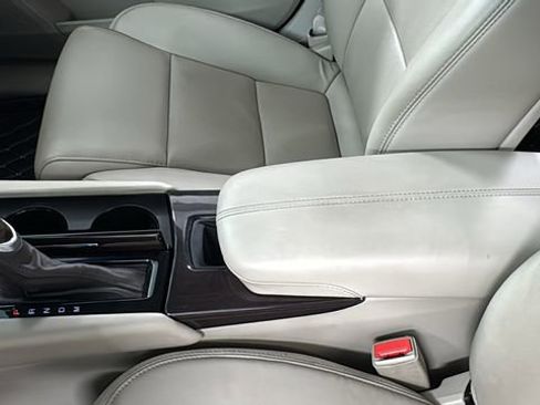 Used 2015 Cadillac XTS Luxury w/ Driver Awareness Package image 32