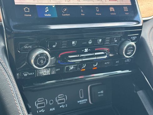 Used 2023 Jeep Grand Cherokee L Summit image 21