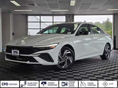 Used 2025 Hyundai Elantra SEL FWD image 1