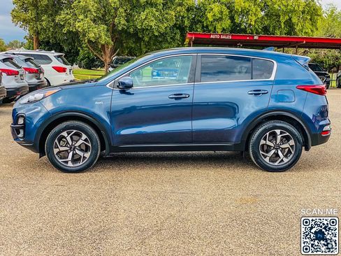 Used 2022 Kia Sportage LX image 4