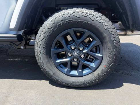 New 2026 Jeep Gladiator Sport AWD/4WD image 32