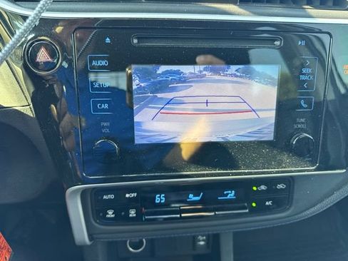 Used 2018 Toyota Corolla SE FWD image 12