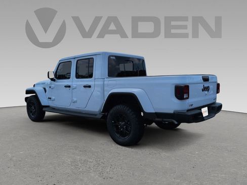 New 2025 Jeep Gladiator Sport image 3