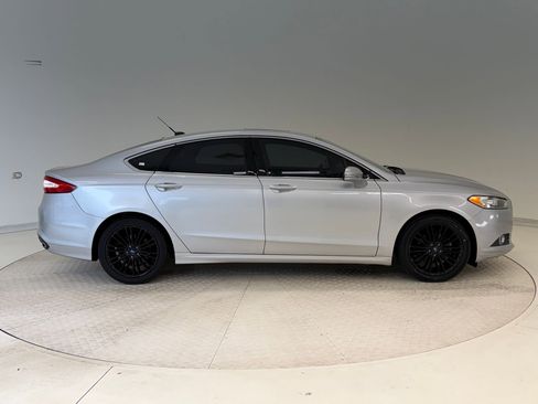 Used 2016 Ford Fusion SE w/ Equipment Group 202A image 7