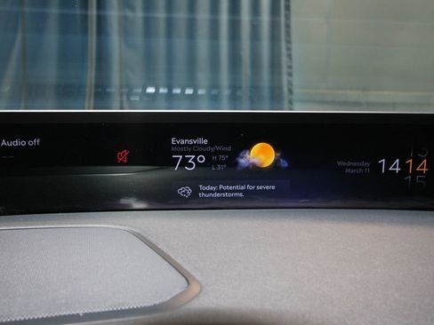 Used 2025 Lincoln Navigator Reserve image 16