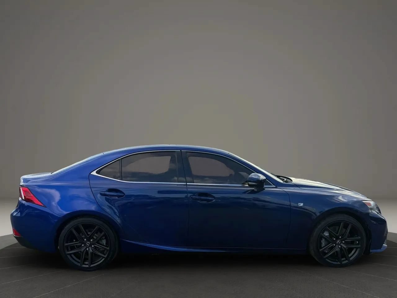 Used 2016 Lexus IS 200t w/ F Sport Package RWD image 13