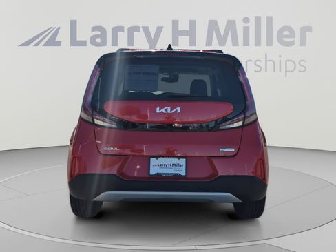 Used 2025 Kia Soul EX FWD image 4