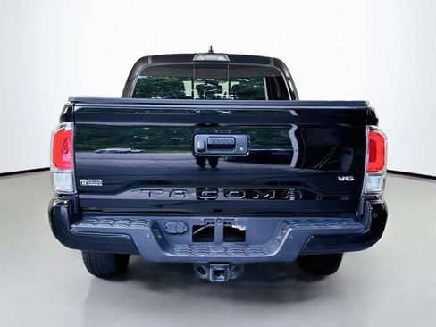 Used 2023 Toyota Tacoma TRD Sport w/ TRD Premium Sport Package AWD/4WD image 7