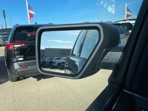 Used 2022 Ford F150 XLT w/ Equipment Group 302A High image 38