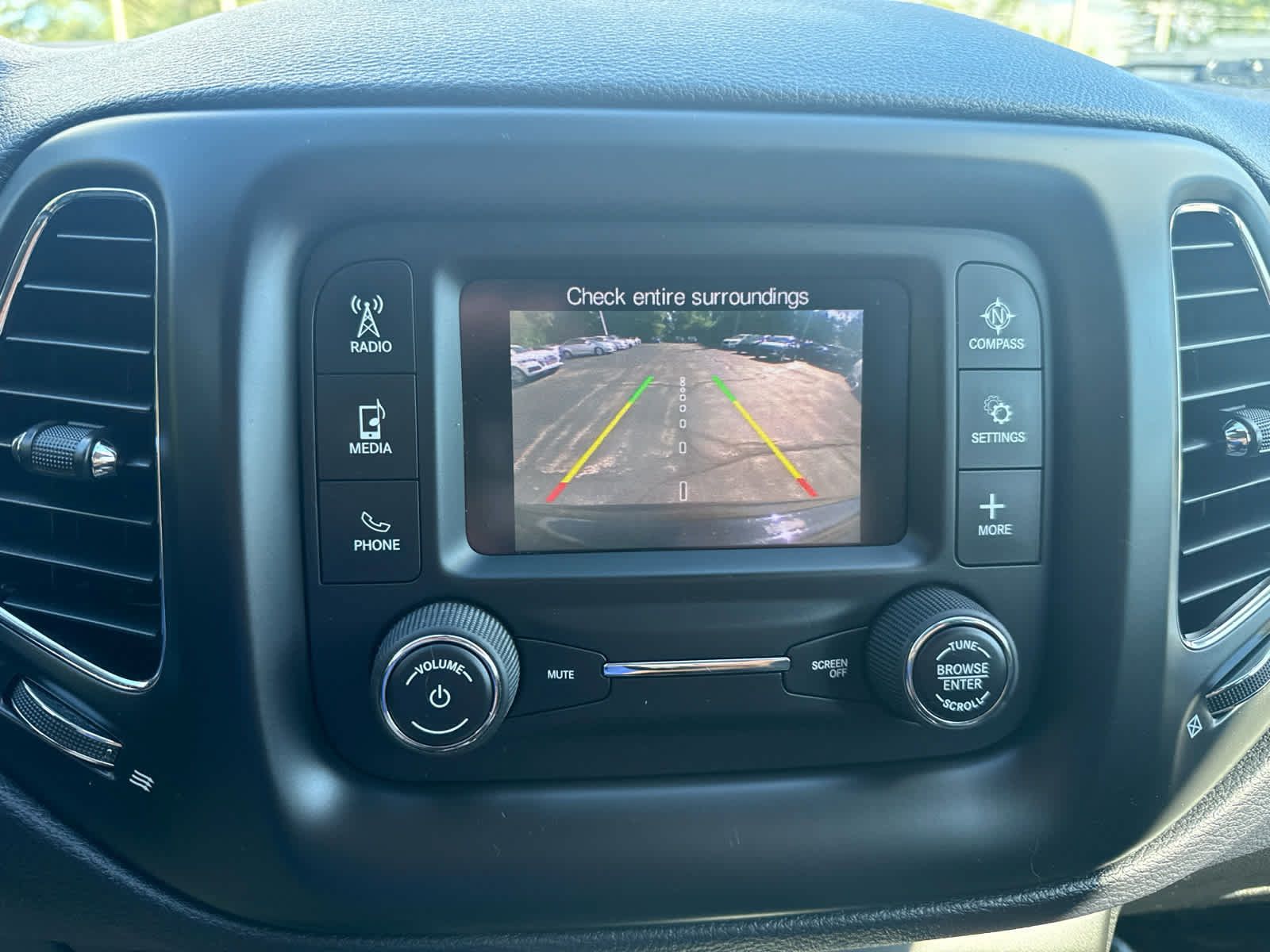 Used 2017 Jeep Compass Sport w/ Cold Weather Group AWD/4WD image 22